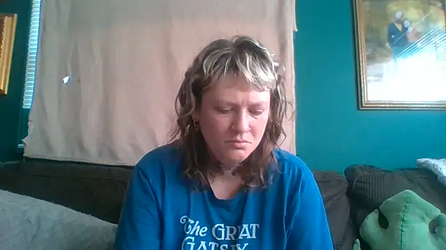 Snapshot of RosieSwitchBitch chatting on June 18, 2026, 2:21 pm RosieSwitchBitch online show from June 18, 2026, 2:21 pm