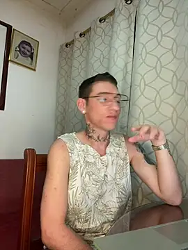 Snapshot of gonzalez_2001 chatting on July 9, 2026, 12:15 am gonzalez 2001 online show from July 9, 2026, 12:15 am
