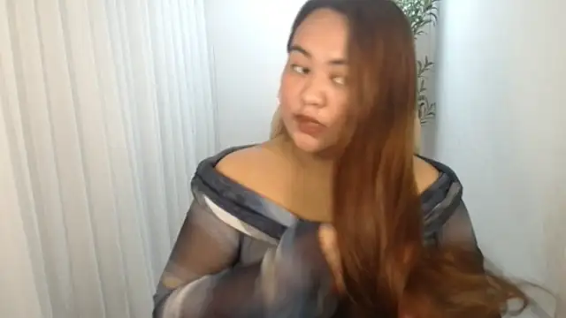 Snapshot of Czarinna chatting on July 13, 2026, 8:33 pm Czarinna online show from July 13, 2026, 8:33 pm