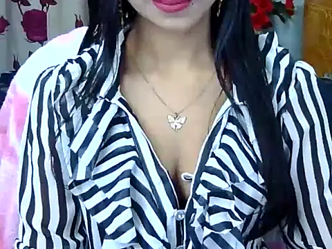 Snapshot of Alina_Nur chatting on May 6, 2026, 10:15 pm Alina Nur online show from May 6, 2026, 10:15 pm