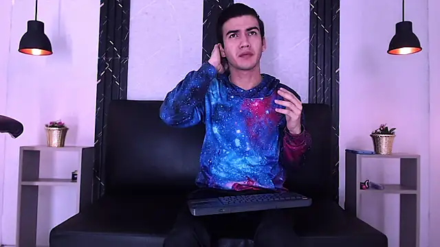 Snapshot of Feiccer_Castquer chatting on May 6, 2026, 11:26 am Feiccer Castquer online show from May 6, 2026, 11:26 am