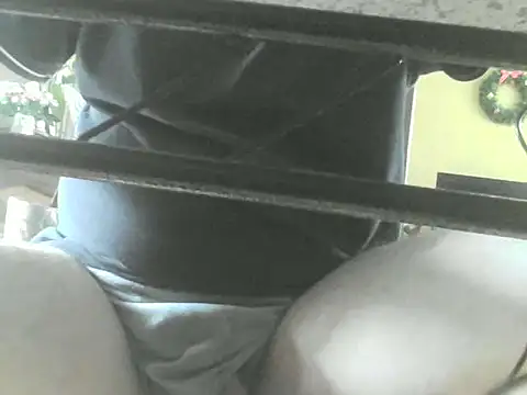 Snapshot of PintoFino81 chatting on June 10, 2026, 6:07 pm PintoFino81 online show from June 10, 2026, 6:07 pm
