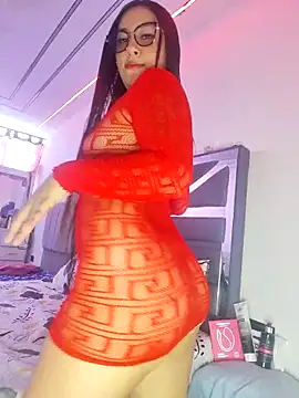 valeryrouse27 online show from April 28, 2026, 2:22 pm