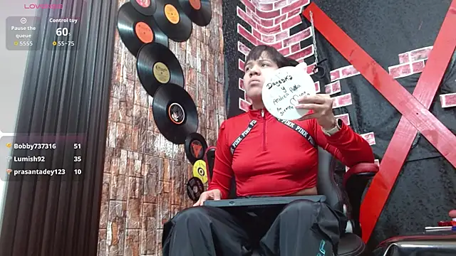 Dominatriz Arlette online show from June 26, 2026, 6:23 pm