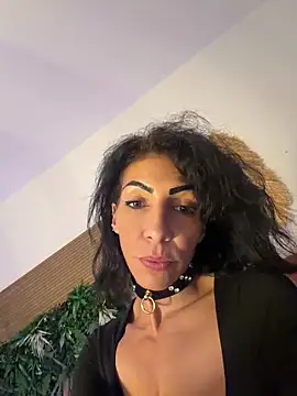 Snapshot of Yasmiinee chatting on May 31, 2026, 7:04 pm Yasmiinee online show from May 31, 2026, 7:04 pm