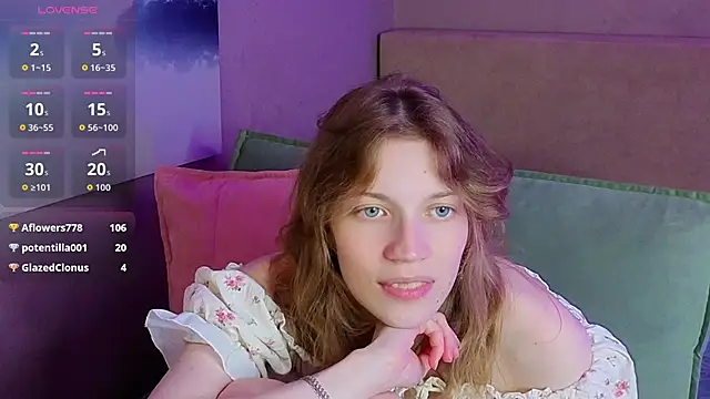 Snapshot of Emily_Cartex chatting on June 18, 2026, 9:14 am Emily Cartex online show from June 18, 2026, 9:14 am