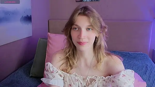 Snapshot of Emily_Cartex chatting on June 25, 2026, 6:29 am Emily Cartex online show from June 25, 2026, 6:29 am