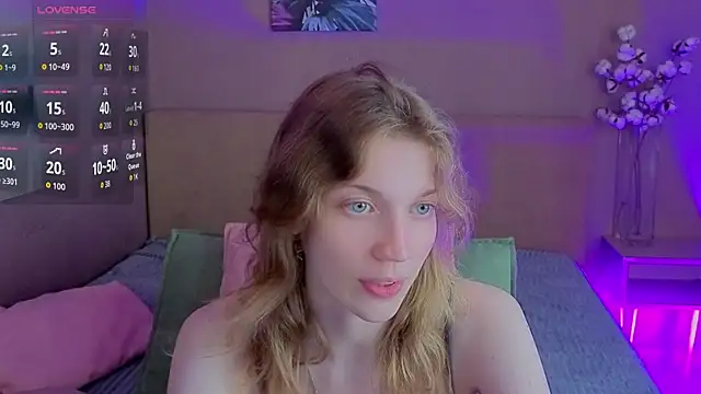 Snapshot of Emily_Cartex chatting on July 17, 2026, 5:58 am Emily Cartex online show from July 17, 2026, 5:58 am