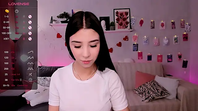 jasmintokyra online show from April 28, 2026, 2:21 am