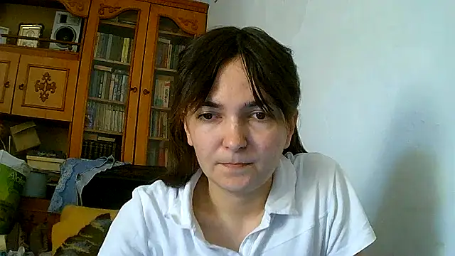 LyubovVill online show from May 4, 2026, 12:23 pm