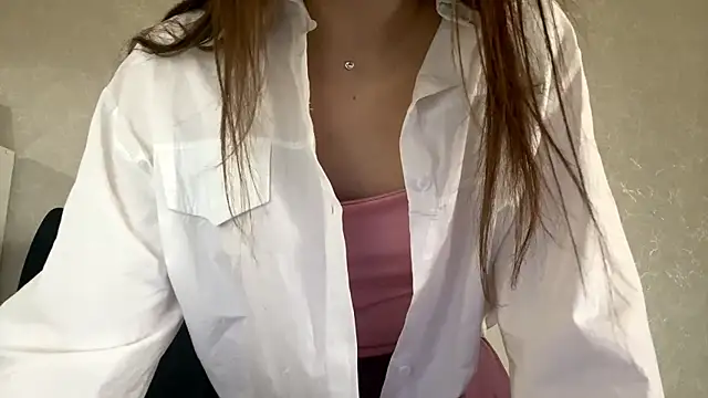 LisaSunrise online show from April 28, 2026, 2:27 am