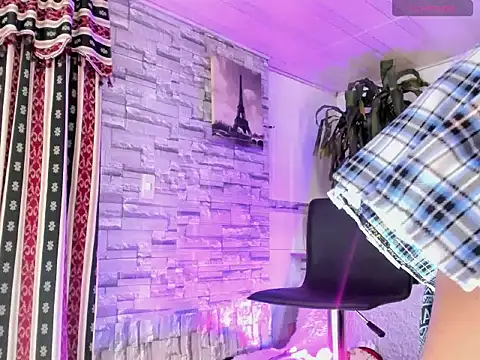 Snapshot of BeautyCatalella1 chatting on May 5, 2026, 12:57 pm BeautyCatalella1 online show from May 5, 2026, 12:57 pm