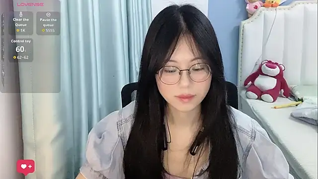 Snapshot of Luna-666 chatting on May 21, 2026, 12:56 pm Luna-666 online show from May 21, 2026, 12:56 pm