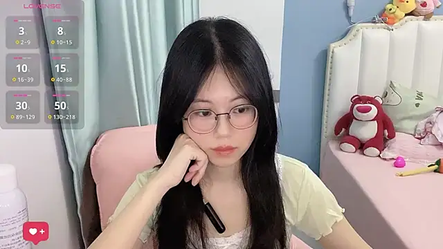 Snapshot of Luna-666 chatting on July 16, 2026, 1:28 pm Luna-666 online show from July 16, 2026, 1:28 pm