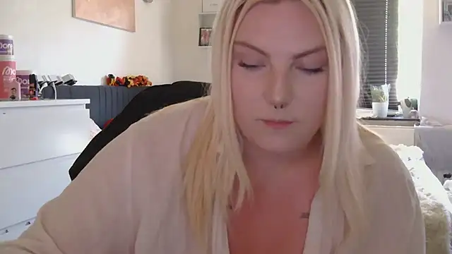 Snapshot of josi-420 chatting on June 26, 2026, 4:22 pm josi-420 online show from June 26, 2026, 4:22 pm