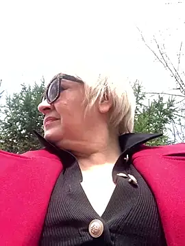 Laura Miillf online show from April 30, 2026, 9:04 am