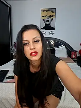 Snapshot of AvaKlein chatting on July 2, 2026, 9:43 pm AvaKlein online show from July 2, 2026, 9:43 pm