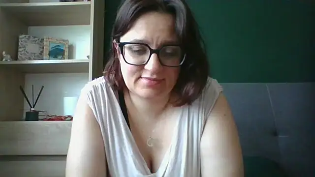 Snapshot of sensual_paris chatting on July 13, 2026, 5:32 am sensual paris online show from July 13, 2026, 5:32 am