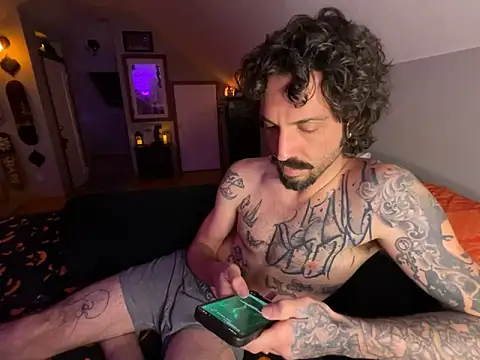 MRfanceypants online show from April 27, 2026, 6:44 am