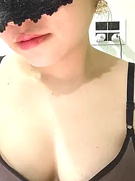 Snapshot of silkyhairs chatting on June 10, 2026, 5:45 pm silkyhairs online show from June 10, 2026, 5:45 pm