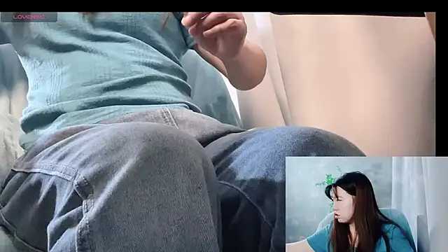 Snapshot of LuMei-Love chatting on June 19, 2026, 1:21 am LuMei-Love online show from June 19, 2026, 1:21 am