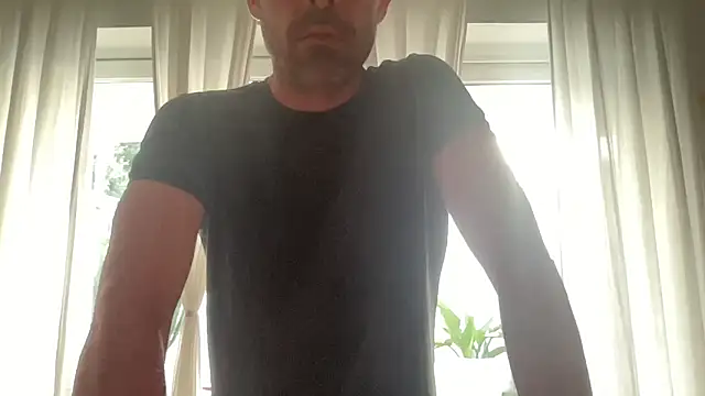 Snapshot of Riccardo86xx chatting on May 22, 2026, 3:57 am Riccardo86xx online show from May 22, 2026, 3:57 am