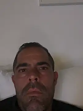 Snapshot of Riccardo86xx chatting on May 27, 2026, 8:06 pm Riccardo86xx online show from May 27, 2026, 8:06 pm