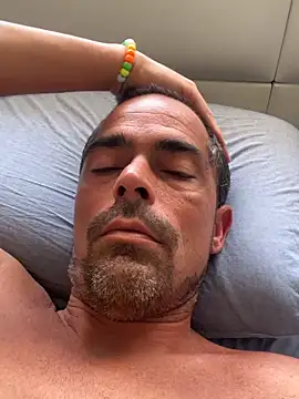 Snapshot of Riccardo86xx chatting on June 15, 2026, 1:02 pm Riccardo86xx online show from June 15, 2026, 1:02 pm