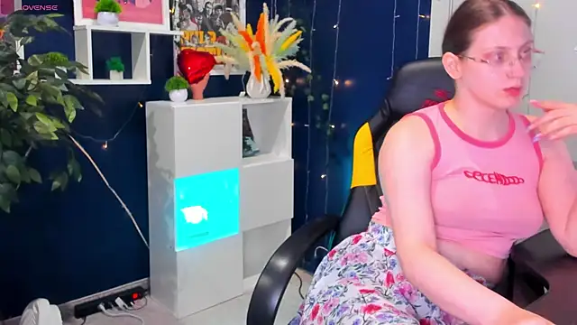 Snapshot of Queen_Milena chatting on May 20, 2026, 11:05 am Queen Milena online show from May 20, 2026, 11:05 am