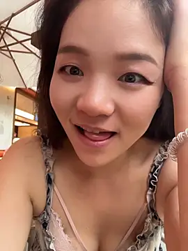 xiaochengzi505 online show from June 15, 2026, 10:17 am