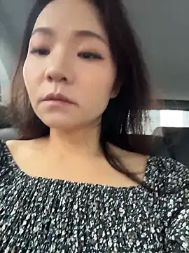 xiaochengzi505 online show from June 22, 2026, 1:40 am