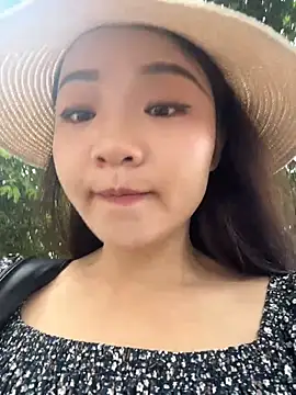 xiaochengzi505 online show from June 26, 2026, 1:32 am