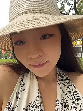 xiaochengzi505 online show from June 27, 2026, 1:43 am