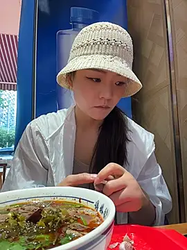 xiaochengzi505 online show from July 29, 2026, 1:15 am