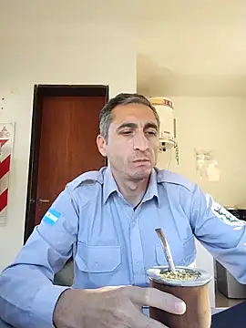 Alejandro83bsf online show from May 2, 2026, 2:11 pm