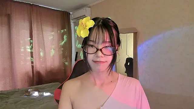 Snapshot of Akiba_cute chatting on July 8, 2026, 5:56 am Akiba cute online show from July 8, 2026, 5:56 am