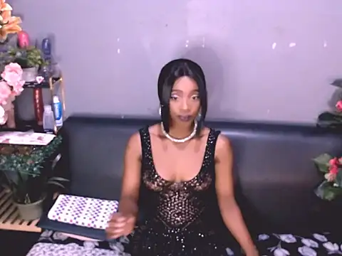 LolaSavageXO online show from May 19, 2026, 6:47 pm