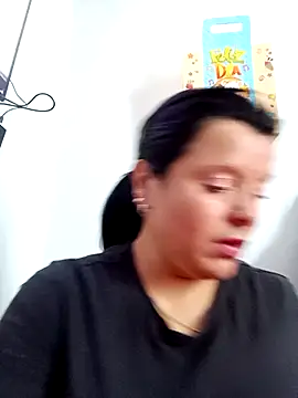 Snapshot of Samantha_Kieran chatting on May 6, 2026, 8:36 pm Samantha Kieran online show from May 6, 2026, 8:36 pm