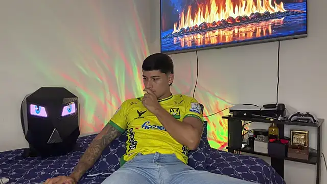 Snapshot of SexxxySquirterStev777 chatting on May 12, 2026, 12:35 pm SexxxySquirterStev777 online show from May 12, 2026, 12:35 pm
