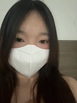 Snapshot of Ni_Tran chatting on June 14, 2026, 5:15 pm Ni Tran online show from June 14, 2026, 5:15 pm