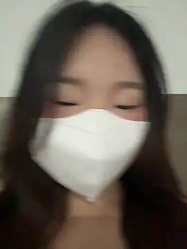 Snapshot of Ni_Tran chatting on July 9, 2026, 10:52 am Ni Tran online show from July 9, 2026, 10:52 am