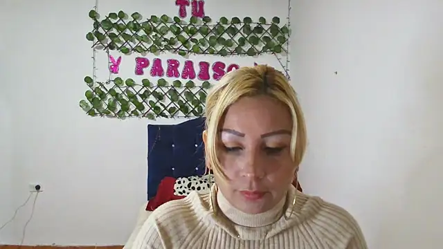 Snapshot of MoonCampbell_ chatting on May 23, 2026, 1:04 pm MoonCampbell online show from May 23, 2026, 1:04 pm