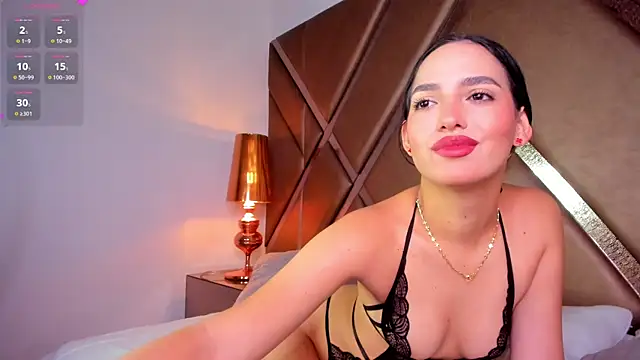 scarlethcollins  online show from June 26, 2026, 11:58 am