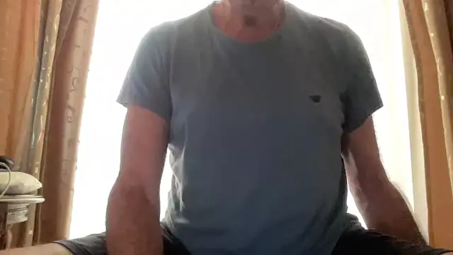 Snapshot of henrybull007 chatting on June 16, 2026, 6:16 am henrybull007 online show from June 16, 2026, 6:16 am