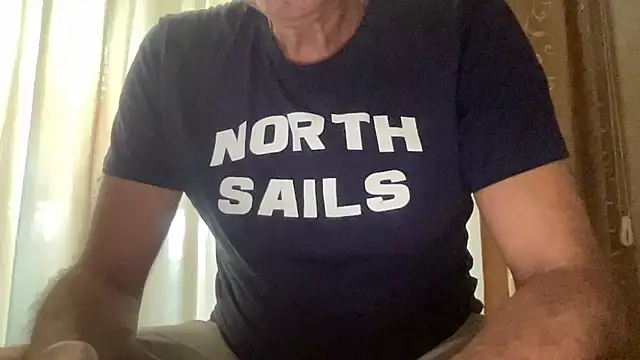 Snapshot of henrybull007 chatting on July 3, 2026, 11:05 am henrybull007 online show from July 3, 2026, 11:05 am