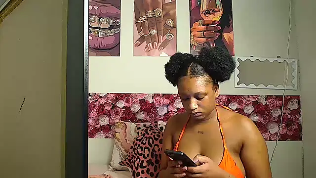 EnchantingLisa online show from May 25, 2026, 4:18 am
