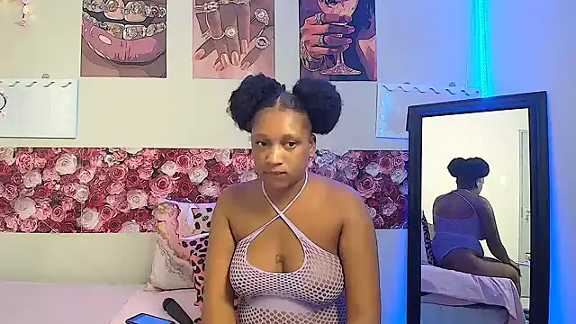 EnchantingLisa online show from May 26, 2026, 5:36 am