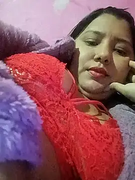 Estrellitadelmar online show from May 3, 2026, 1:33 am