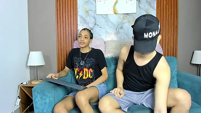 LOVE GUYS1 online show from April 28, 2026, 7:19 pm