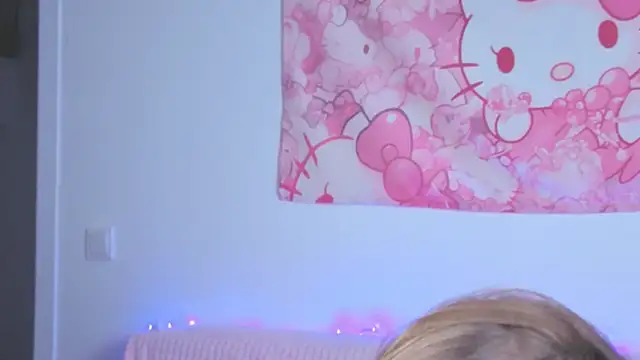 LouiseKane online show from July 9, 2026, 12:20 pm